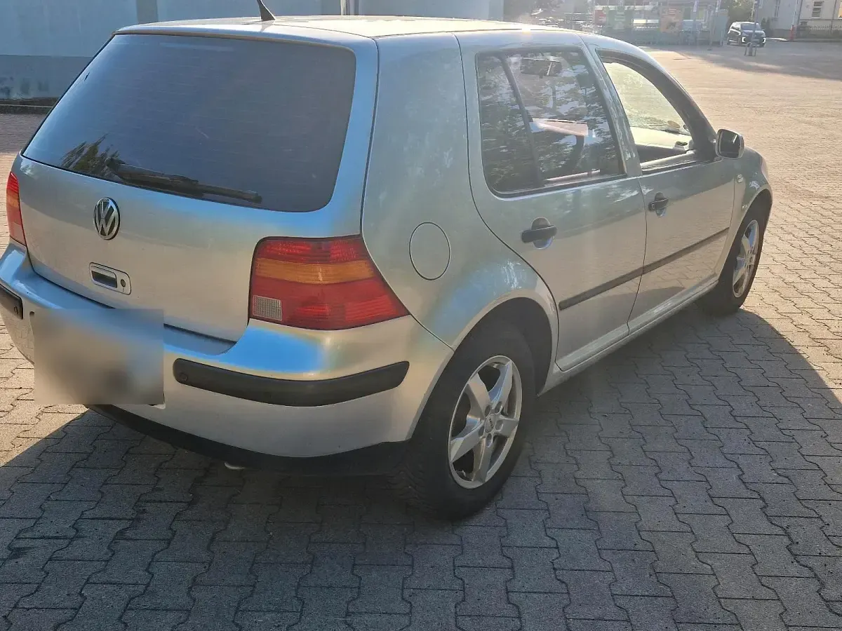 Gebraucht VW Golf IV 105 PS (77 kW) 2003 Silber Kleinwagen