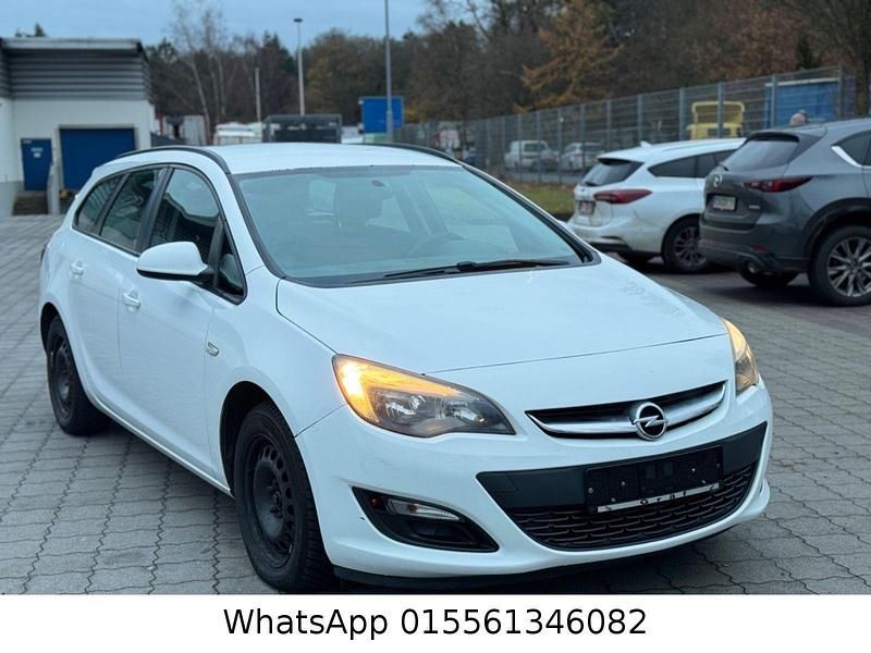 Gebraucht Opel Astra Edition 110 PS (80 kW) 2013 Weiß Kombi