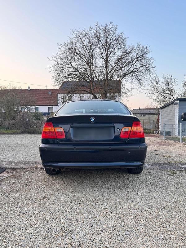 Gebraucht BMW 318 143 PS (105 kW) 2002 Blau Limousine