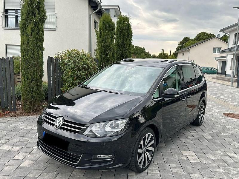 Schwarz Gebraucht 2017 VW Sharan Highline Van / Kleinbus | 22.900 € (Superpreis) - Bild 1/4