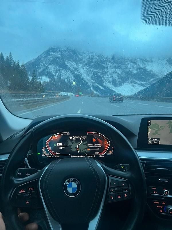 Schwarz Gebraucht 2020 BMW 520 Kombi | 22.900 € (Guter Preis) - Bild 1/4