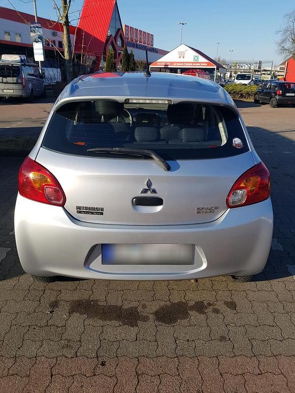 Gebraucht Mitsubishi Space Star 71 PS (52 kW) 2015 Silber Kleinwagen