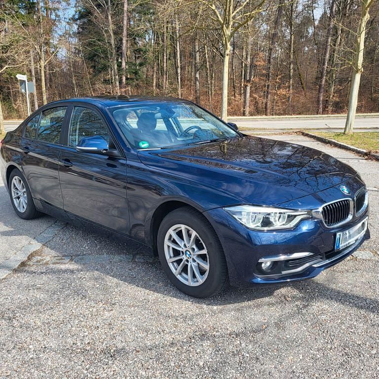Gebraucht BMW 320 Advantage 190 PS (139 kW) 2017 Blau Limousine