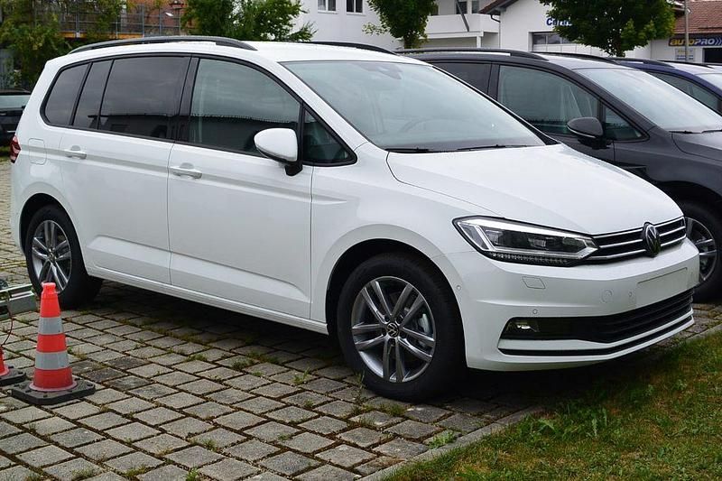 Weiß Neu 2025 VW Touran Edition Van / Kleinbus | 34.899 € - Bild 1/4