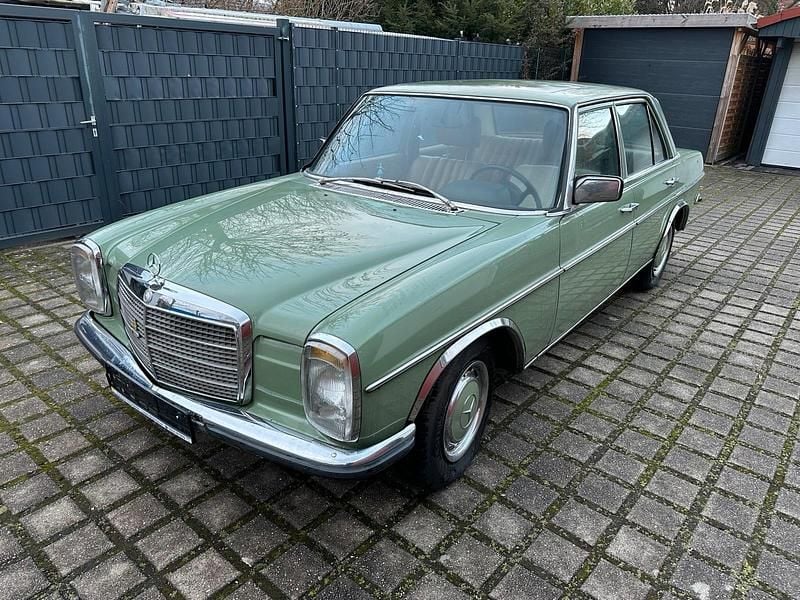 Gebraucht Mercedes W115 1973 Grün Limousine