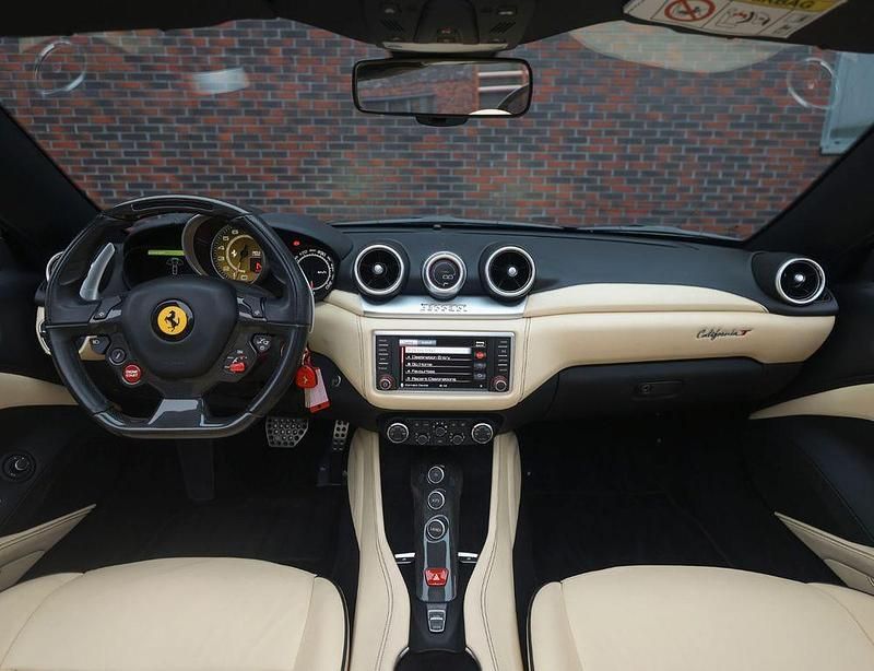 Gebraucht Ferrari California 560 PS (411 kW) 2016 Schwarz Cabrio