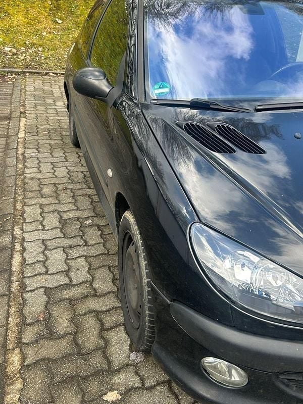 Gebraucht Peugeot 206 75 PS (55 kW) 2002 Schwarz Kleinwagen