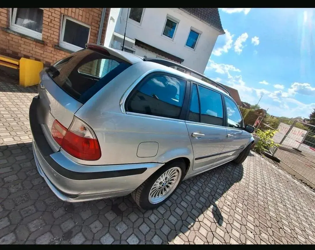 Gebraucht BMW 320 170 PS (125 kW) 2001 Silber Kombi
