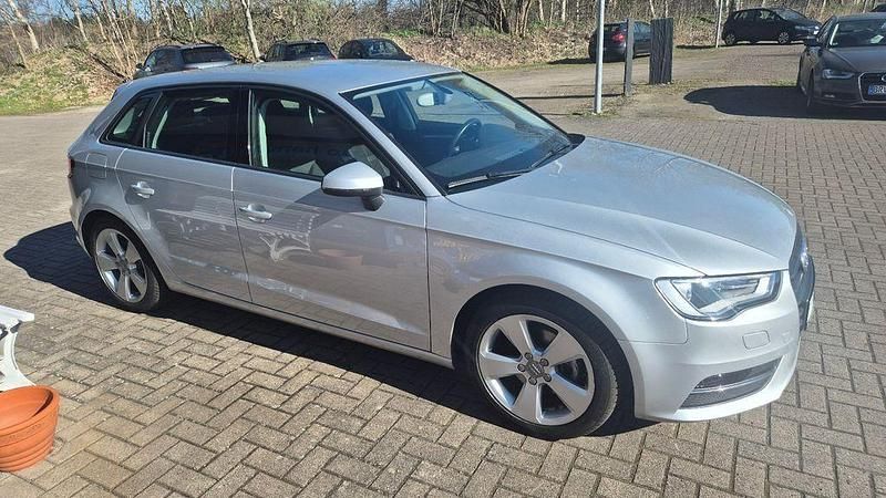Gebraucht Audi A3 Sport 122 PS (89 kW) 2014 Silber Limousine