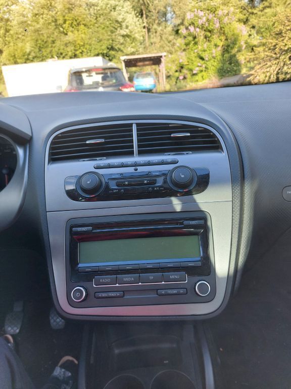 Schwarz Gebraucht 2014 Seat Altea 4You Van / Kleinbus | 7.500 € (Etwas zu teuer) - Bild 1/4