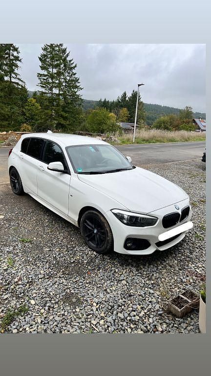 Weiß Gebraucht 2019 BMW 125 M Sport Kleinwagen | 22.000 € (Fairer Preis) - Bild 1/4