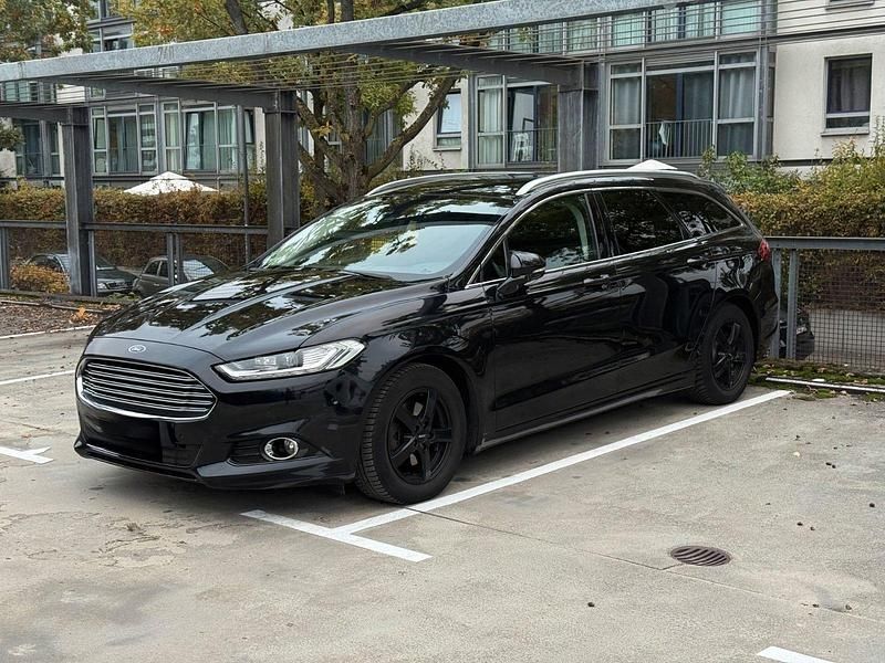 Gebraucht Ford Mondeo Titanium 160 PS (117 kW) 2015 Schwarz Kombi