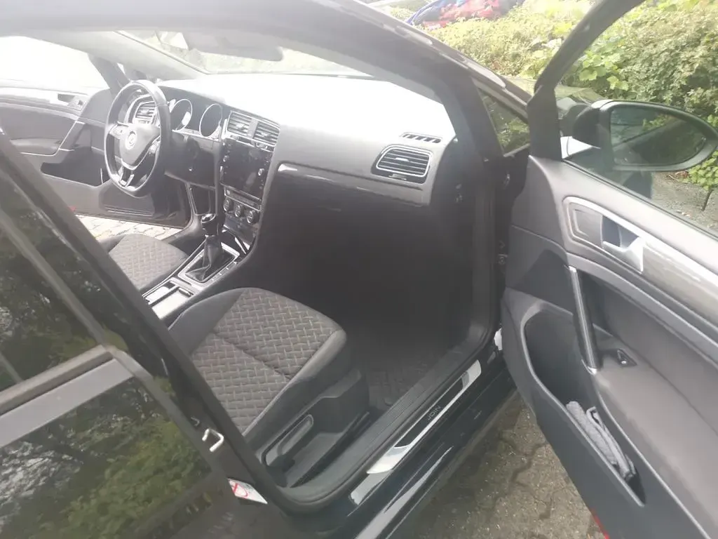 Gebraucht VW Golf VII Join 86 PS (63 kW) 2018 Schwarz Limousine