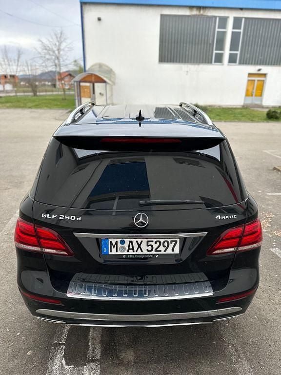 Gebraucht Mercedes GLE250 204 PS (150 kW) 2016 Schwarz SUV