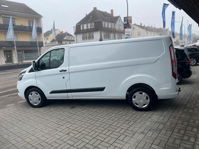 Gebraucht Ford Transit Custom 131 PS (96 kW) 2023 Weiß Van / Kleinbus