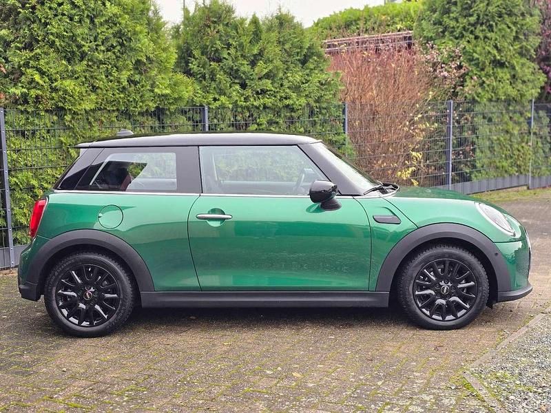 Gebraucht Mini Cooper Classic 136 PS (100 kW) 2023 Grün Kleinwagen
