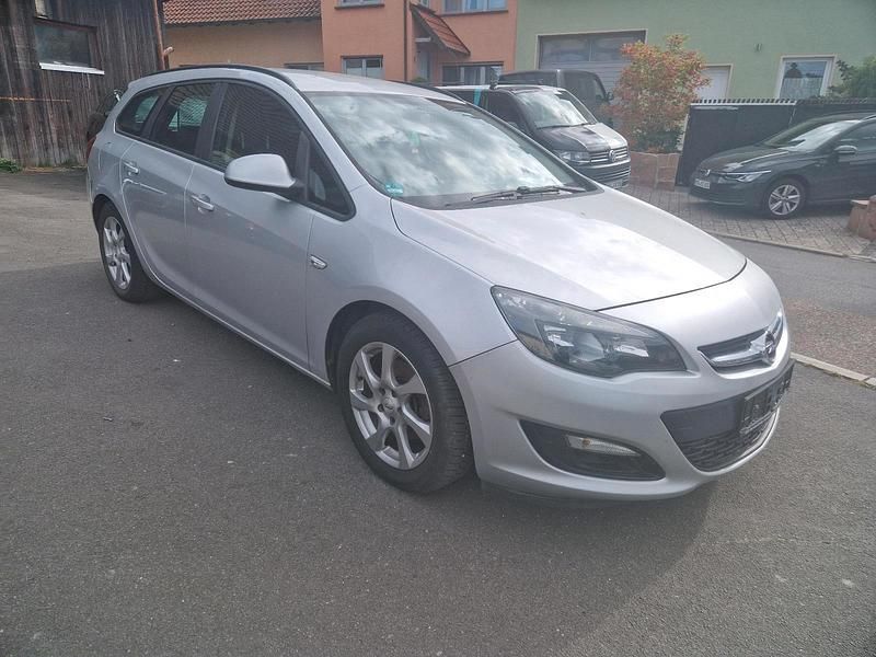 Gebraucht Opel Astra 110 PS (80 kW) 2013 Silber Kombi