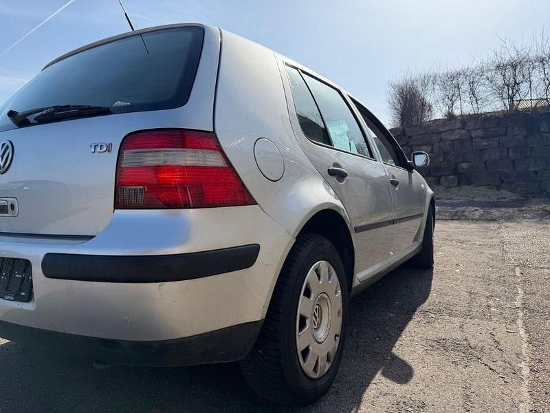 Gebraucht VW Golf IV Basis 101 PS (74 kW) 2003 Silber Limousine