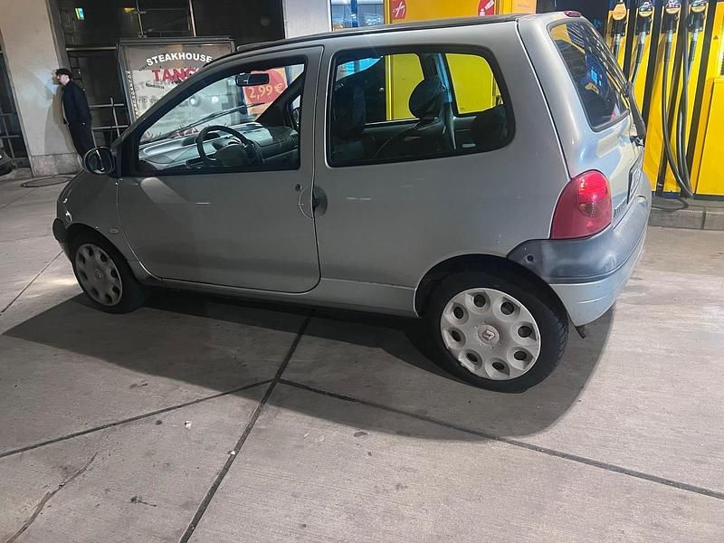 Gebraucht Renault Twingo 60 PS (44 kW) 2003 Silber Kleinwagen