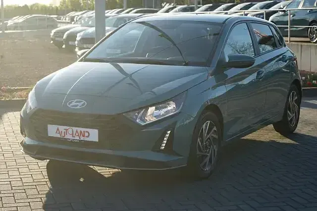 Neu Hyundai i20 79 PS (58 kW) 2025 Grün Kleinwagen