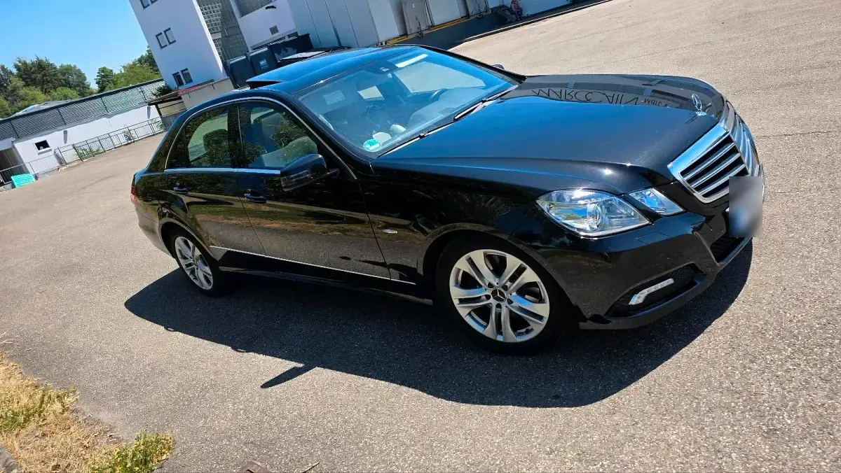Gebraucht Mercedes E350 231 PS (169 kW) 2009 Schwarz Limousine