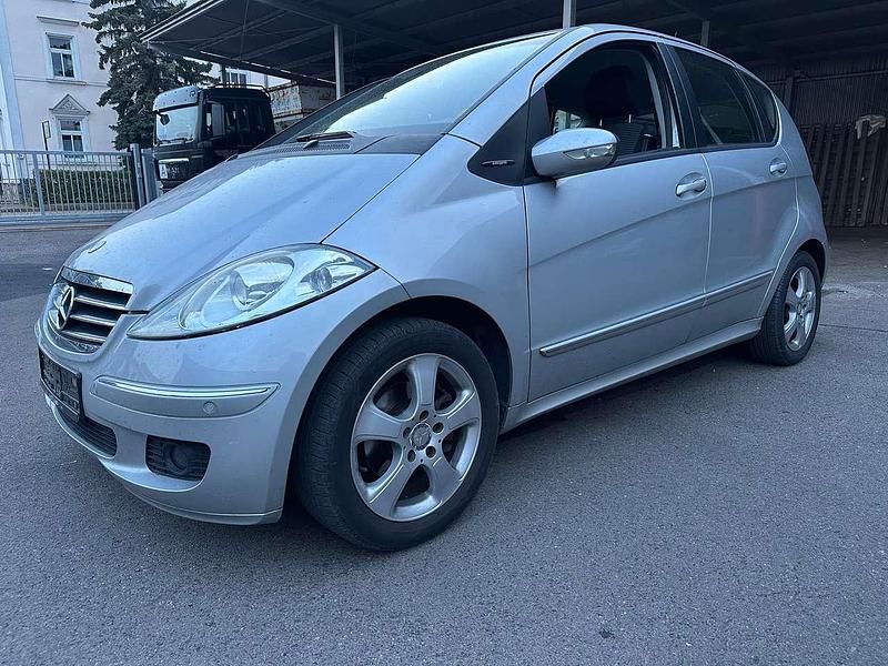 Grau Gebraucht 2008 Mercedes A170 Avantgarde Limousine | 999 € (Etwas zu teuer) - Bild 1/4