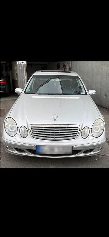 Second-hand Mercedes E320 224 CP (164 kW) 2003 Argintiu Berlinǎ
