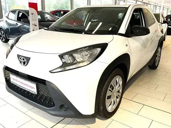 Gebraucht Toyota Aygo X Play 72 PS (52 kW) 2023 Weiß SUV