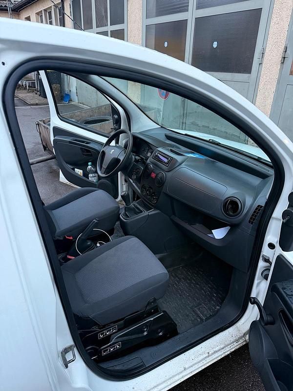 Gebraucht Peugeot Bipper 68 PS (50 kW) 2009 Weiß Van / Kleinbus