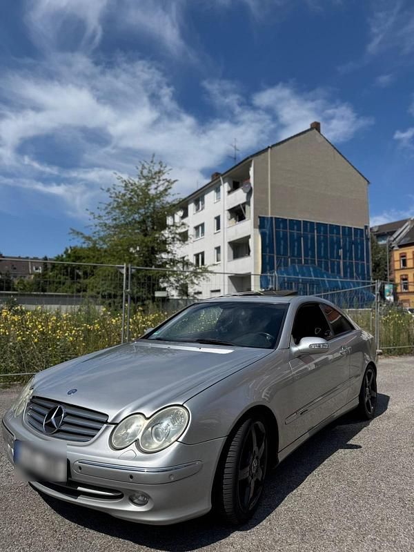 Silber Gebraucht 2002 Mercedes CLK320 Coupé | 3.650 € (Etwas zu teuer) - Bild 1/4
