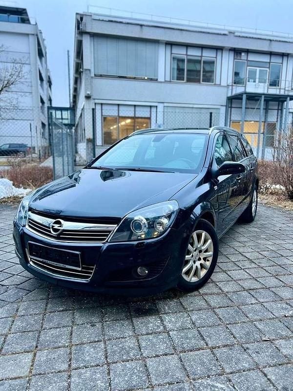 Schwarz Gebraucht 2009 Opel Astra Innovation Kombi | 1.790 € (Guter Preis) - Bild 1/4