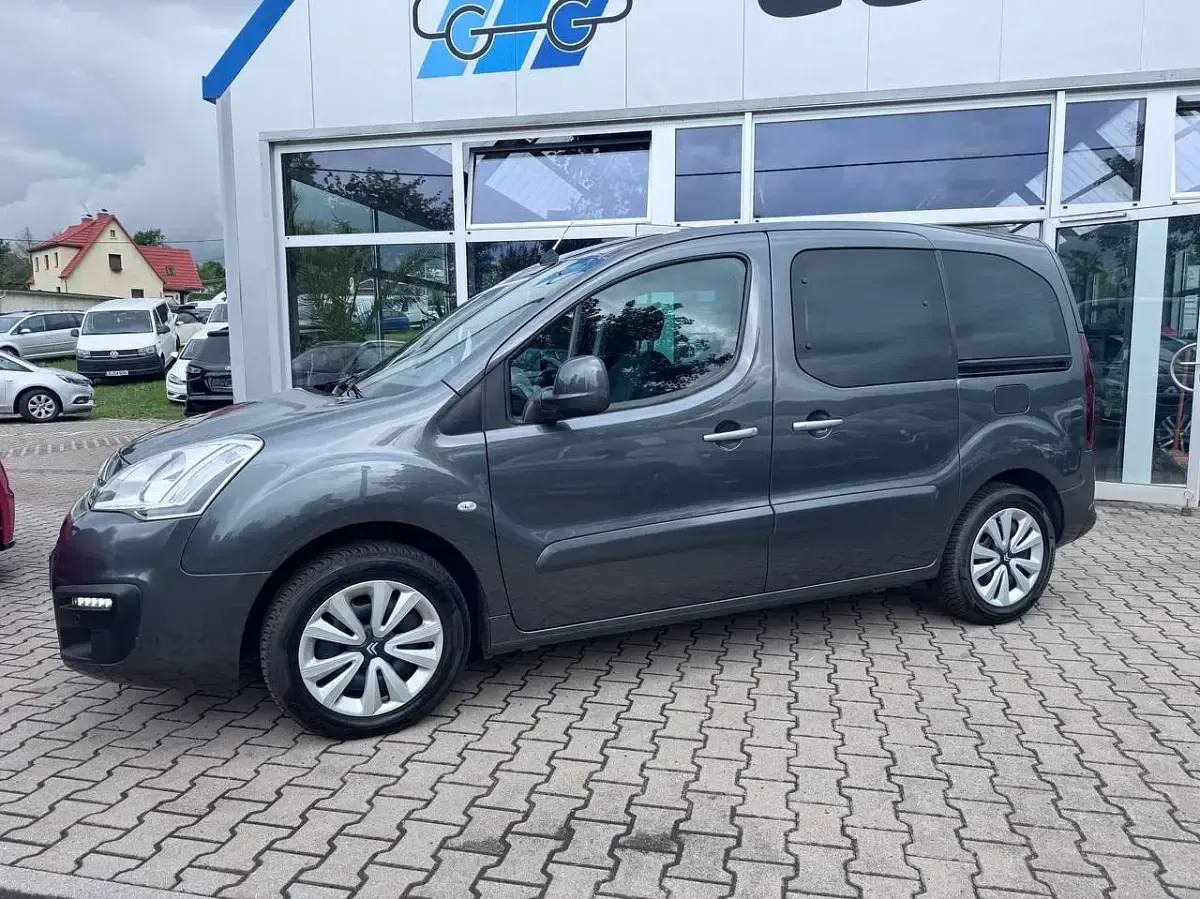 Gebraucht Citroën Berlingo SELECTION 120 PS (88 kW) 2017 Grau Van / Kleinbus