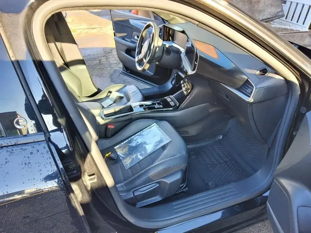 Używany Opel Mokka-e Ultimate 100 kW (136 KM) 2021 Czarny SUV