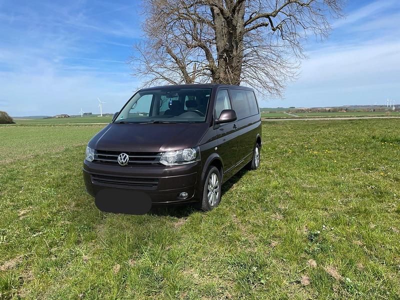 Second-hand VW T5 140 CP (102 kW) 2012 Andere farben Van