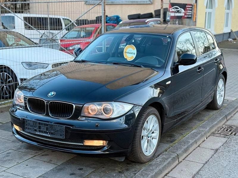 Schwarz Gebraucht 2011 BMW 118 Advantage Kleinwagen | 8.990 € (Etwas zu teuer) - Bild 1/4