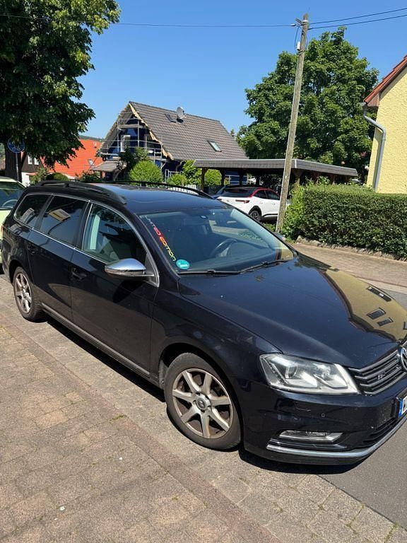Schwarz Gebraucht 2013 VW Passat Comfortline Kombi | 6.800 € (Superpreis) - Bild 1/4