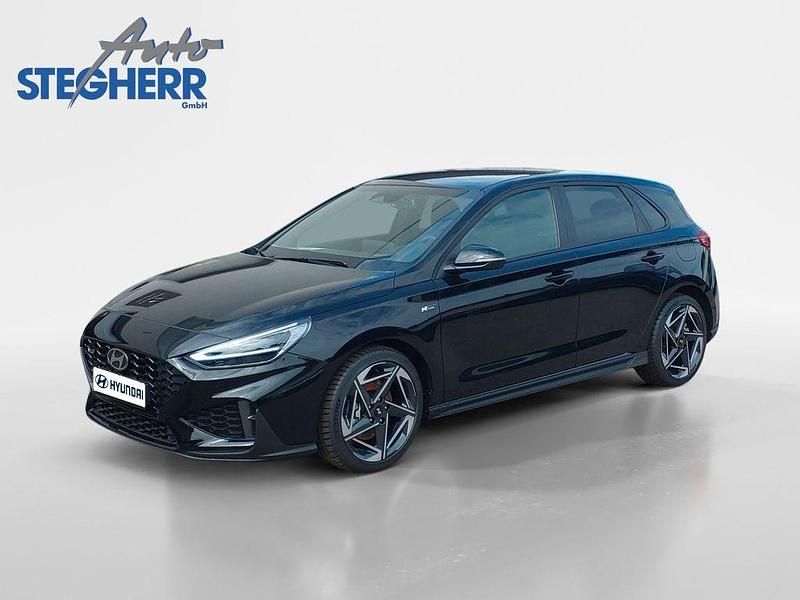 Schwarz Neu 2025 Hyundai i30 N Line Limousine | 31.990 € (Teuer) - Bild 1/4