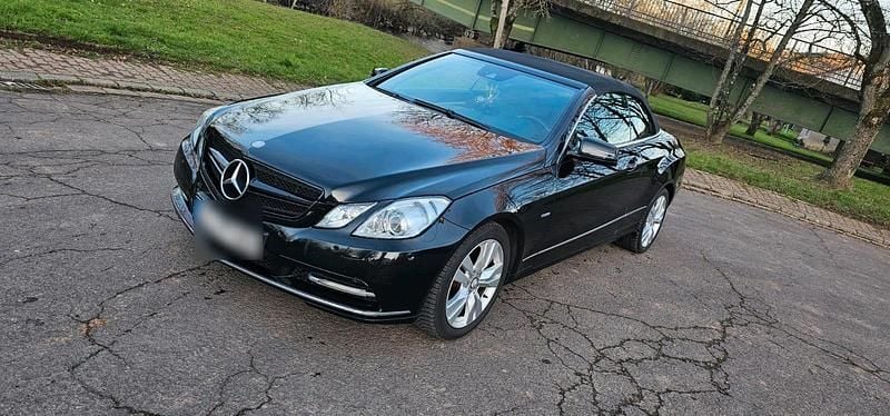 Gebraucht Mercedes E250 204 PS (150 kW) 2011 Schwarz Cabrio