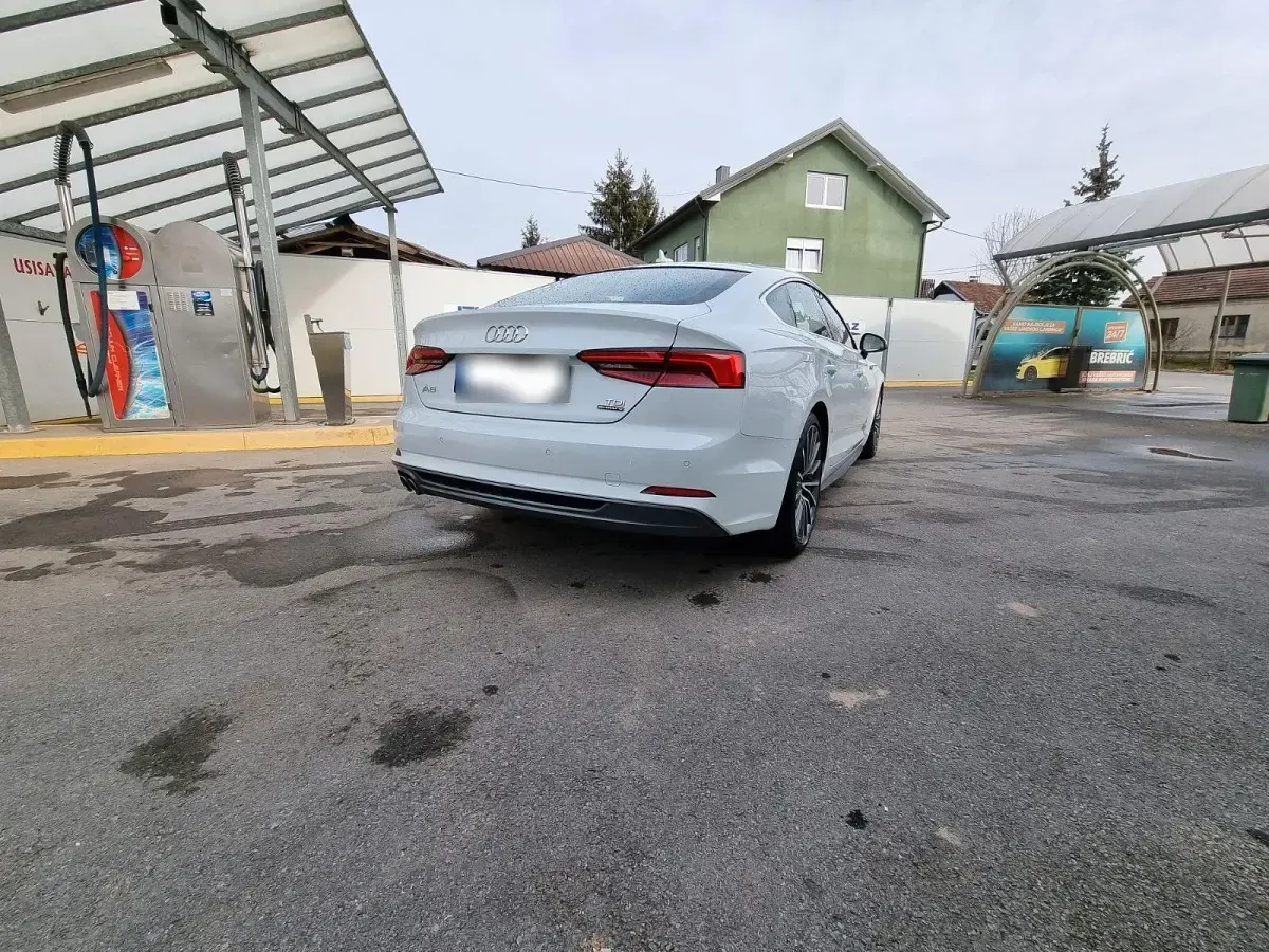 Gebraucht Audi A5 Sportback Sport 218 PS (160 kW) 2017 Weiß Kleinwagen