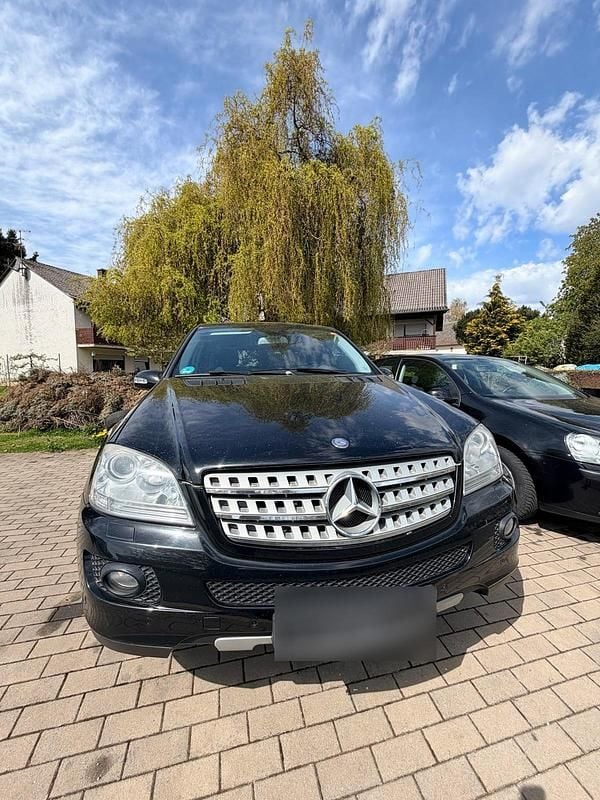 Gebraucht Mercedes ML320 224 PS (164 kW) 2008 Schwarz SUV