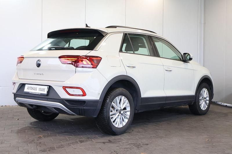 Gebraucht VW T-Roc Life 150 PS (110 kW) 2024 Ascotgrau SUV
