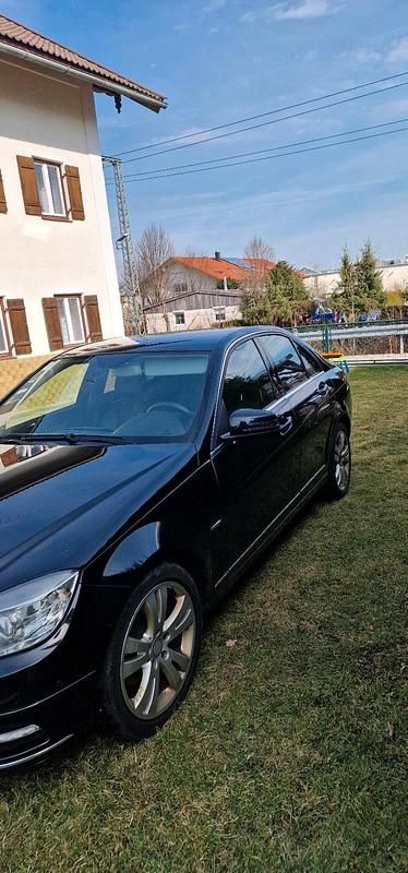 Gebraucht Mercedes C250 204 PS (150 kW) 2011 Schwarz Limousine