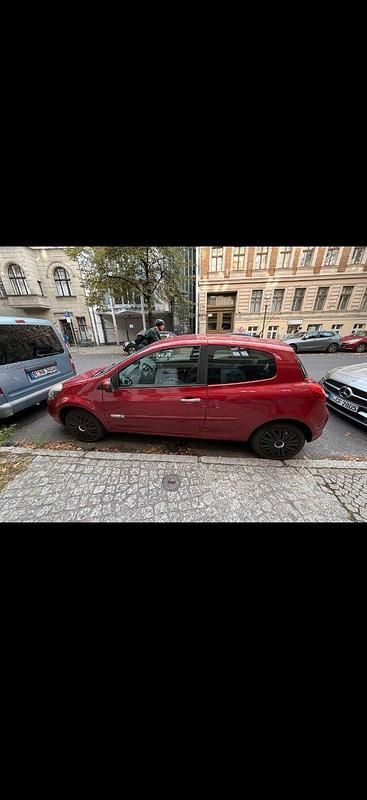 Rot Gebraucht 2010 Renault Clio II Kleinwagen | 2.700 € (Fairer Preis) - Bild 1/4