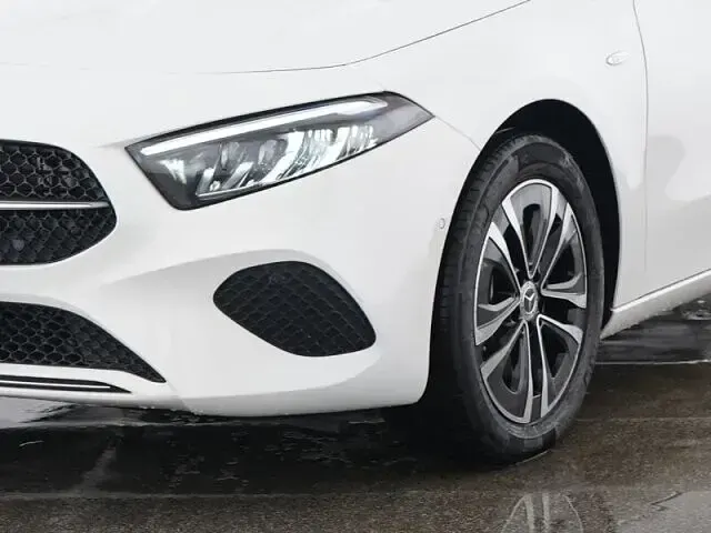 Gebraucht Mercedes A250 Progressive 218 PS (160 kW) 2025 Unilack polarweiß Limousine