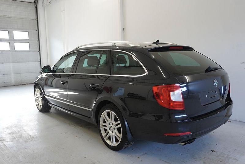 Gebraucht Skoda Superb Elegance 260 PS (191 kW) 2012 Schwarz Limousine