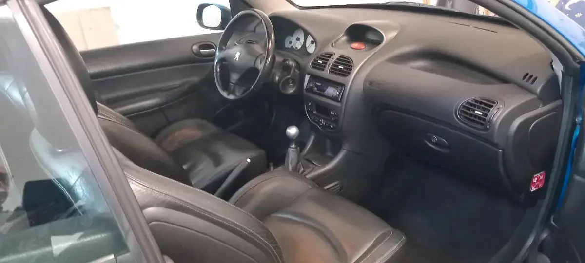 Gebraucht Peugeot 206 CC 135 PS (99 kW) 2002 Blau Cabrio