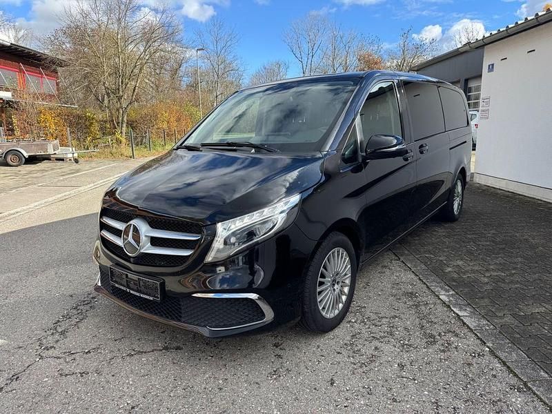 Schwarz Gebraucht 2021 Mercedes V300 Van / Kleinbus | 38.900 € (Fairer Preis) - Bild 1/4