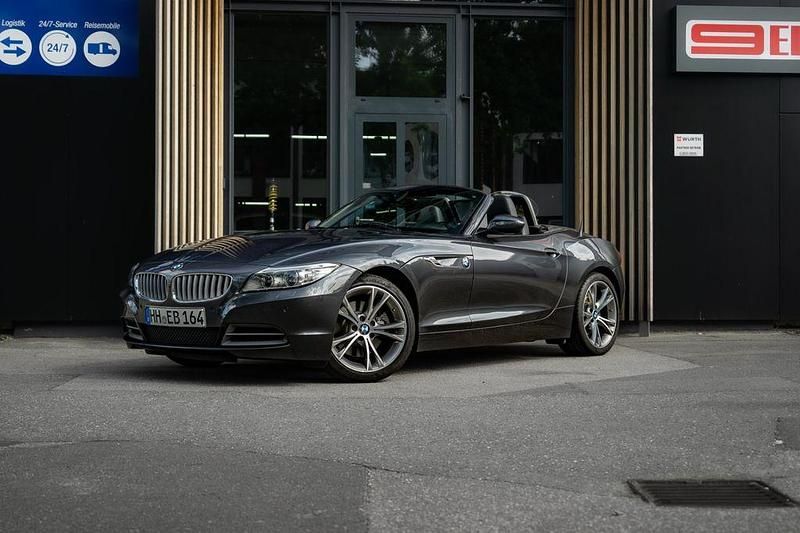 Grau Gebraucht 2014 BMW Z4 Comfort Edition Cabrio | 25.900 € (Teuer) - Bild 1/4