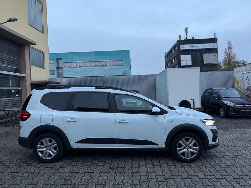 Gebraucht Dacia Jogger Expression 94 PS (69 kW) 2023 Weiß Van / Kleinbus
