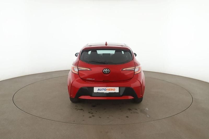 Gebraucht Toyota Corolla Comfort 116 PS (85 kW) 2020 Rot Limousine